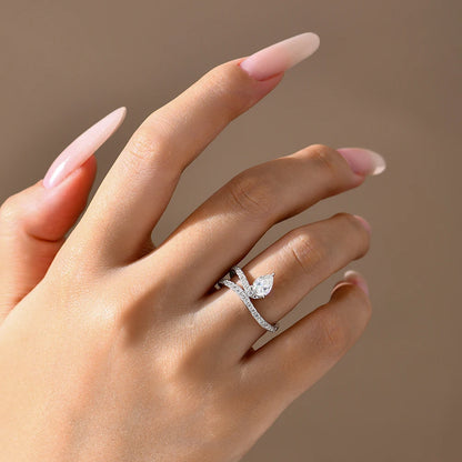 Pear Cut 0.8CT Moissanite Ring for Women